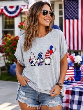 🇺🇸My Danielle Patriotic Gnome Tee 🇺🇸Size Medium (could also fit a Large)